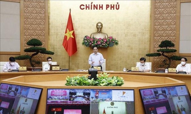 Вьетнам полон решимости не допустить экономического  кризиса и кризиса в области здравоохранения
