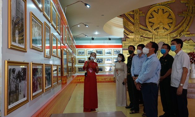 В провинции Куангбинь открылась фотовыставка «Генерал Во Нгуен Зяп – жизнь и революционная деятельность»