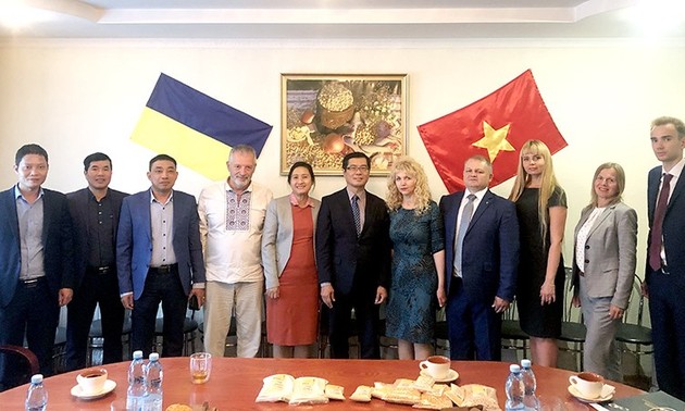 Активизация возможности сотрудничества между вьетнамскими и украинскими районами