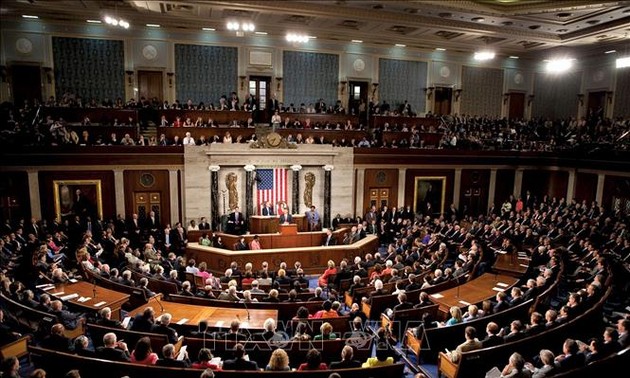 Конгресс США утвердил временный бюджет во избежание шатдауна
