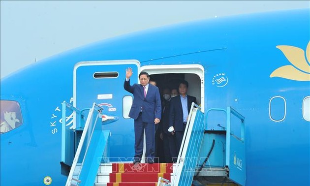 Премьер-министр Фам Минь Тинь возвратился в Ханой, успешно завершив рабочую поездку в Европу