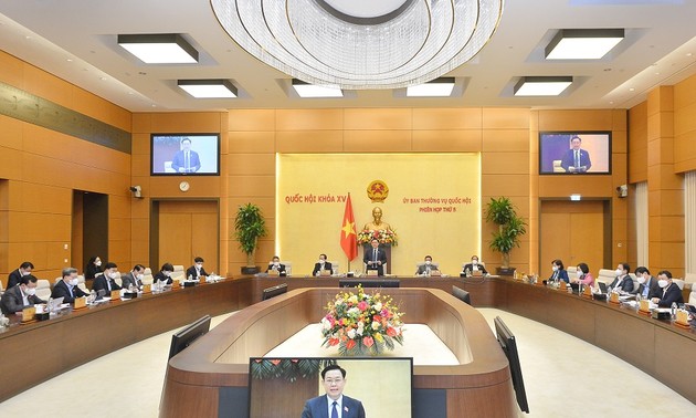 Постоянный комитет Национального Собрания Вьетнама изложил мнение о предстоящей внеочереной сессии парламента для решения неотложных и непредвиденных вопросов