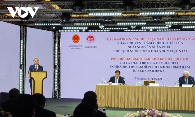 Президент Нгуен Суан Фук призвал увеличить товарооборот между Вьетнамом и Россией в 15 раз