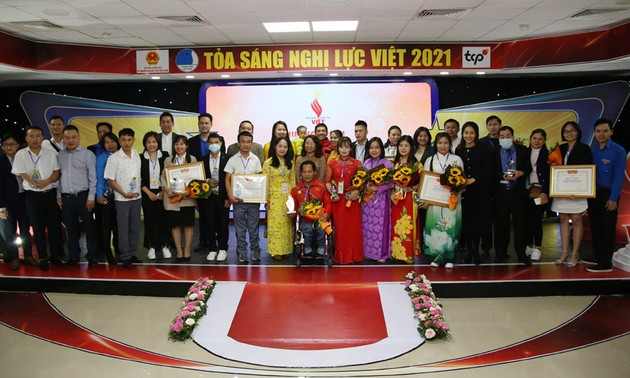В Ханое прошла программа «Сияй вьетнамской энергией» - 2021