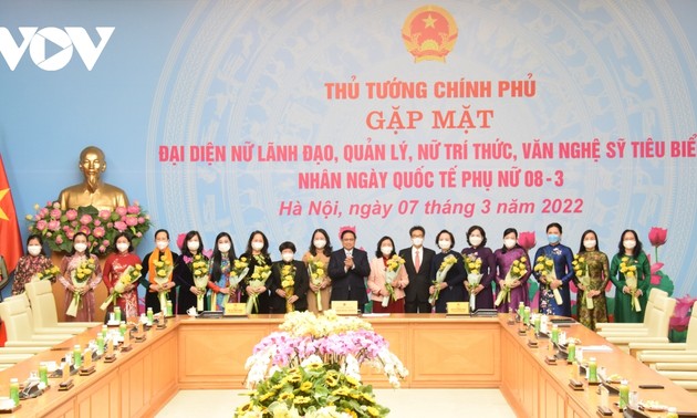Фам Минь Тинь: Женщины вносят большой вклад в дело обновления и развития страны