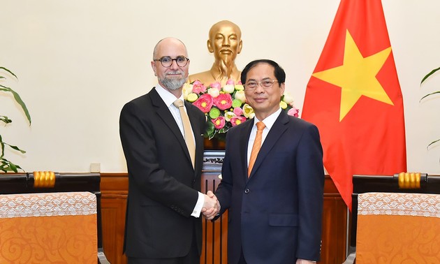 Канада считает Вьетнам одним из важных партнеров в ЮВА