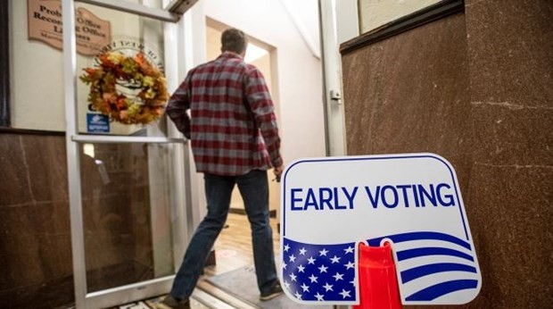 В США на промежуточных выборах досрочно проголосовали более 30 млн человек