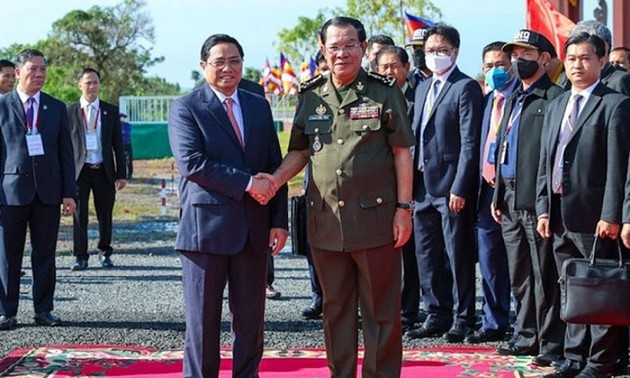 Вьетнам и Камбоджа укпляют солидарность ради процветания каждой из двух стран