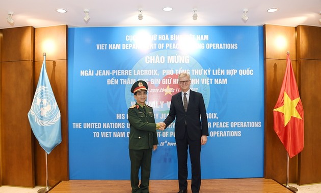 Заместитель генерального секретаря ООН посетил Департамент по поддержанию мира Вьетнама