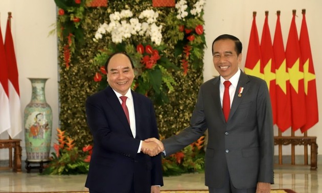 Визит президента Нгуен Суан Фука в Индонезию достиг всесторонних, содержательных и конкретных результатов