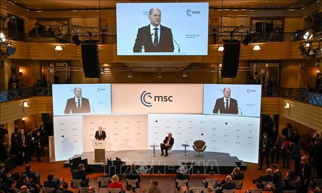 В кулуарах Мюнхенской конференции по безопасности: вице-президент США встретился с президентом Франции и канцлером Германии