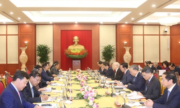 Продвижение отношений сотрудничества между Компартией Вьетнама и Народной Партией Комподжи