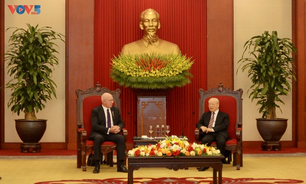 Генсек ЦК КПВ Нгуен Фу Чонг принял генерал-губернатора Австралии, находящегося во Вьетнаме с государственным визитом