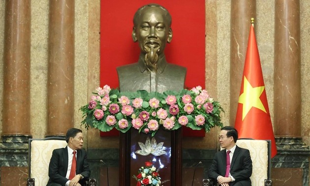 Президент Во Ван Тхыонг принял делегацию ЦК Лаосского фронта национального строительства