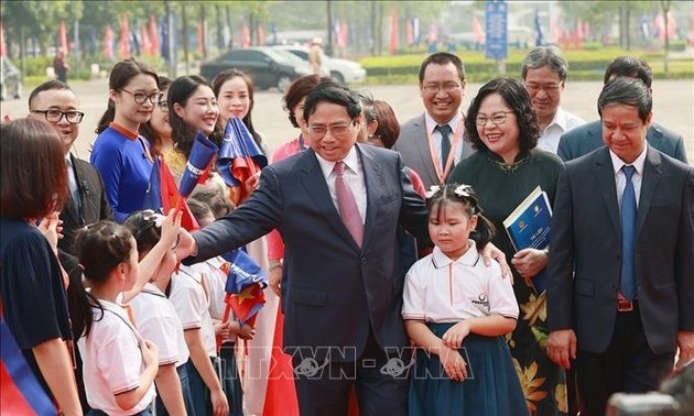 Премьер-министр Фам Минь Тинь: нужно учиться, чтобы развивать мощный и процветающий Вьетнам