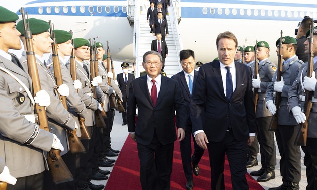 Премьер-министр Китая посещает Германию и Францию