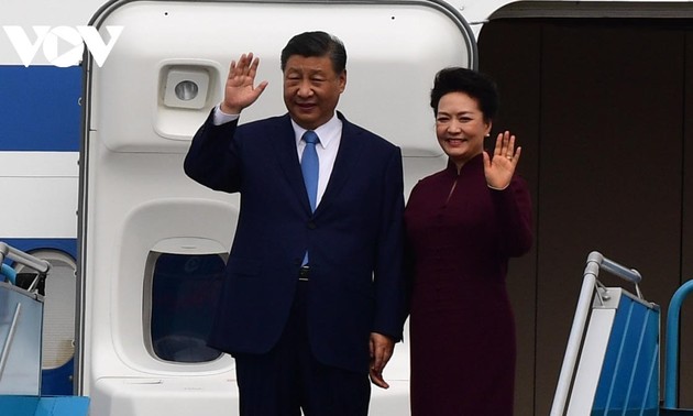Генеральный секретарь ЦК КПК, председатель КНР прибыл в Ханой, начав визит во Вьетнам