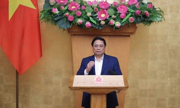 Премьер-министр Фам Минь Тинь председательствовал на заседании для оценки итогов встречи Тэта