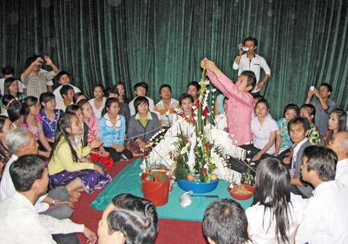 Trường Đại học Tây Bắc tổ chức Tết cho sinh viên Lào