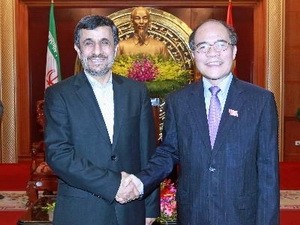 Chủ tịch Quốc hội Nguyễn Sinh Hùng tiếp Tổng thống nước Cộng hòa Hồi giáo Iran