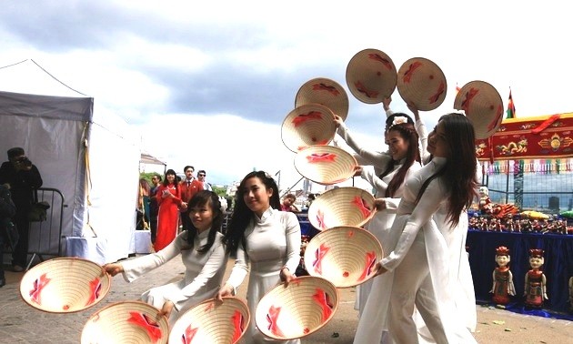 Đặc sắc Lễ hội quảng bá văn hóa Việt Nam tại Vương quốc Anh