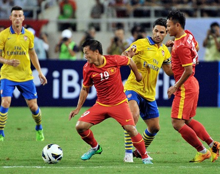 Arsenal thắng đậm đội tuyển quốc gia Việt Nam