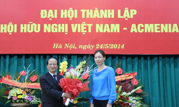 Gắn hoạt động hòa bình, đoàn kết hữu nghị với việc thúc đẩy quan hệ và hợp tác Việt Nam-Acmenia 
