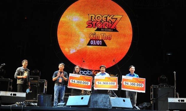 Chương trình “RockStorm” tại Cần Thơ ủng hộ quỹ từ thiện hơn 283 triệu đồng 