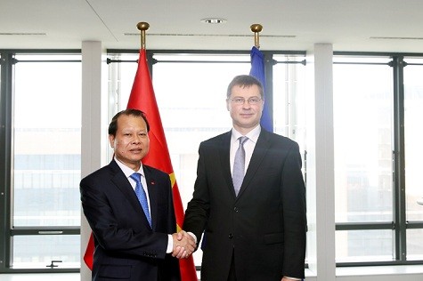 Phó Thủ tướng Vũ Văn Ninh gặp Phó Chủ tịch Ủy ban châu Âu