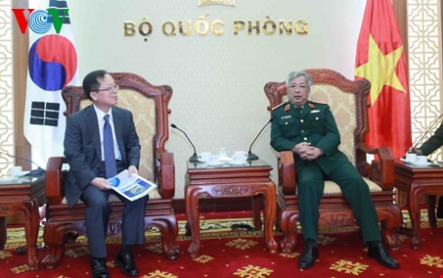 Thứ trưởng Bộ Quốc Phòng tiếp Giám đốc KOICA tại Việt Nam