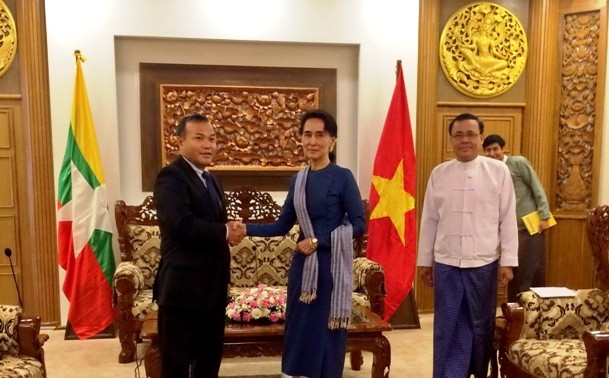Thứ trưởng Ngoại giao Vũ Hồng Nam làm việc với Bộ Ngoại giao Myanmar 