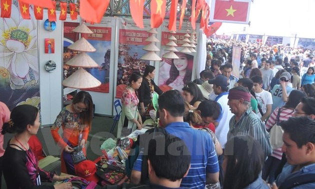 Việt Nam tham dự Hội chợ văn hóa bạn bè tại Mexico 