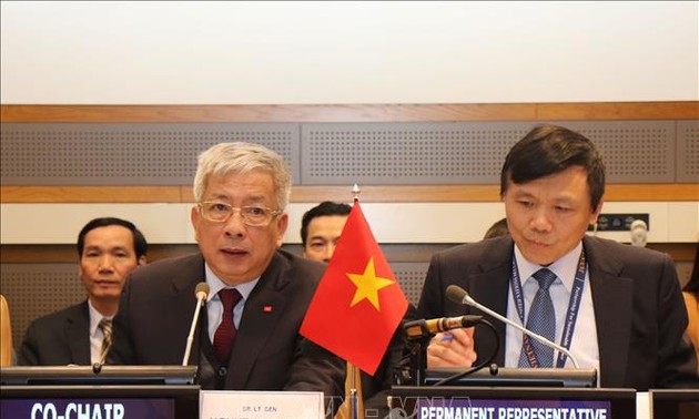 Việt Nam kêu gọi cộng đồng quốc tế chung tay khắc phục hậu quả chiến tranh, vì hòa bình và phát triển bền vững