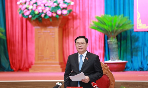 Chủ tịch Quốc hội Vương Đình Huệ làm việc với lãnh đạo tỉnh Bình Định