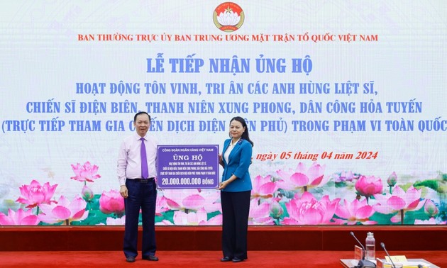 Ủy ban Trung ương MTTQ Việt Nam tiếp nhận 22 tỷ đồng ủng hộ Chiến sĩ Điện Biên