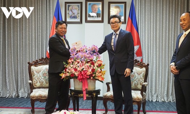 Đại sứ Việt Nam chúc mừng Bộ Ngoại giao Campuchia nhân kỉ niệm 57 năm quan hệ ngoại giao