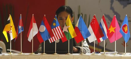 Memperkuat kerjasama antara ASEAN dan negara-negara Asia Timur