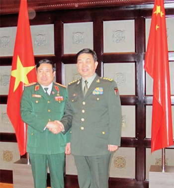 Menhan Vietnam melakukan pertemuan bilateral dengan Menhan Tiongkok