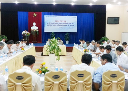 Daerah-daerah Vietnam Tengah dan daerah Tay Nguyen melakukan briefing tentang pelaksanaan intruksi nomor 3 Polit Biro