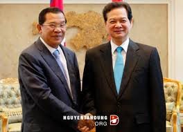 PM Nguyen Tan Dung melakukan pertemuan dengan PM Kamboja