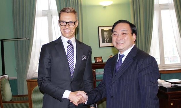 Deputi Perdana Menteri Hoang Trung Hai melakukan kunjungan kerja di Republik Finlandia