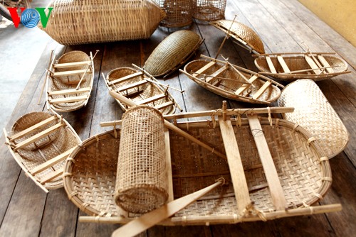 Kejuruan pembuatan perahu bambu tradisional
