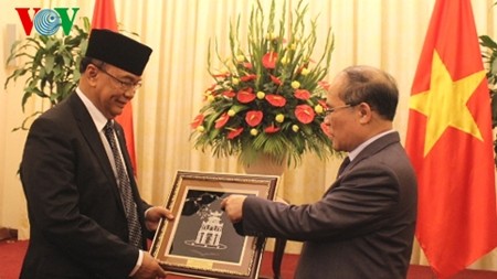 Tonggak-Tonggak penting dalam hubungan antara Vietnam dan negara-negara ASEAN pada tahun 2014