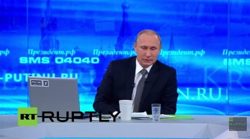 Presiden Rusia, Vladimir  Putin melakukan dialog langsung dengan rakyat