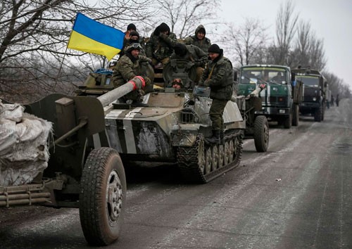 Ukraina mengkonfirmasikan menggunakan kembali senjata berat