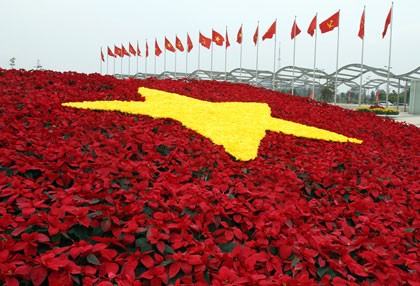 Rombongan diaspora Vietnam yang tipikal kembali ke negeri untuk memperingati Hari Nasional Vietnam