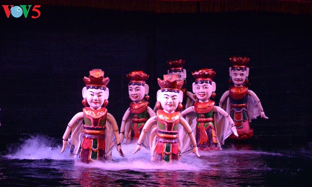 Seni  wayang golek air di Vietnam