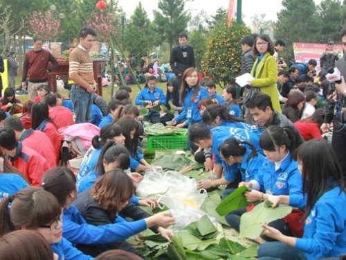 Membuka program: “Hari Raya Tet Vietnam” di Museum Hanoi