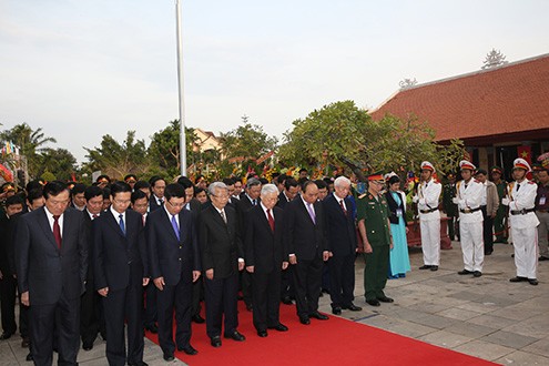Memperingati ultah ke-110 Hari Lahirnya Almarhum Perdana Menteri Pham Van  Dong 
