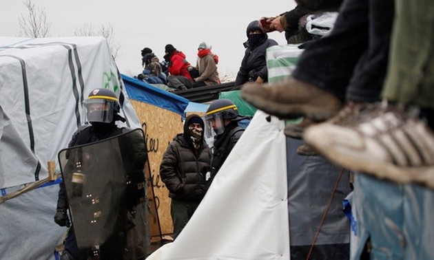  Perancis terus membubarkan kemah ilegal di pelabuhan Calais